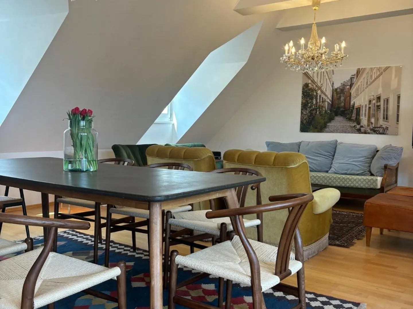 Grosszuegiges Apartment In Historischem Gebaeude Vienna