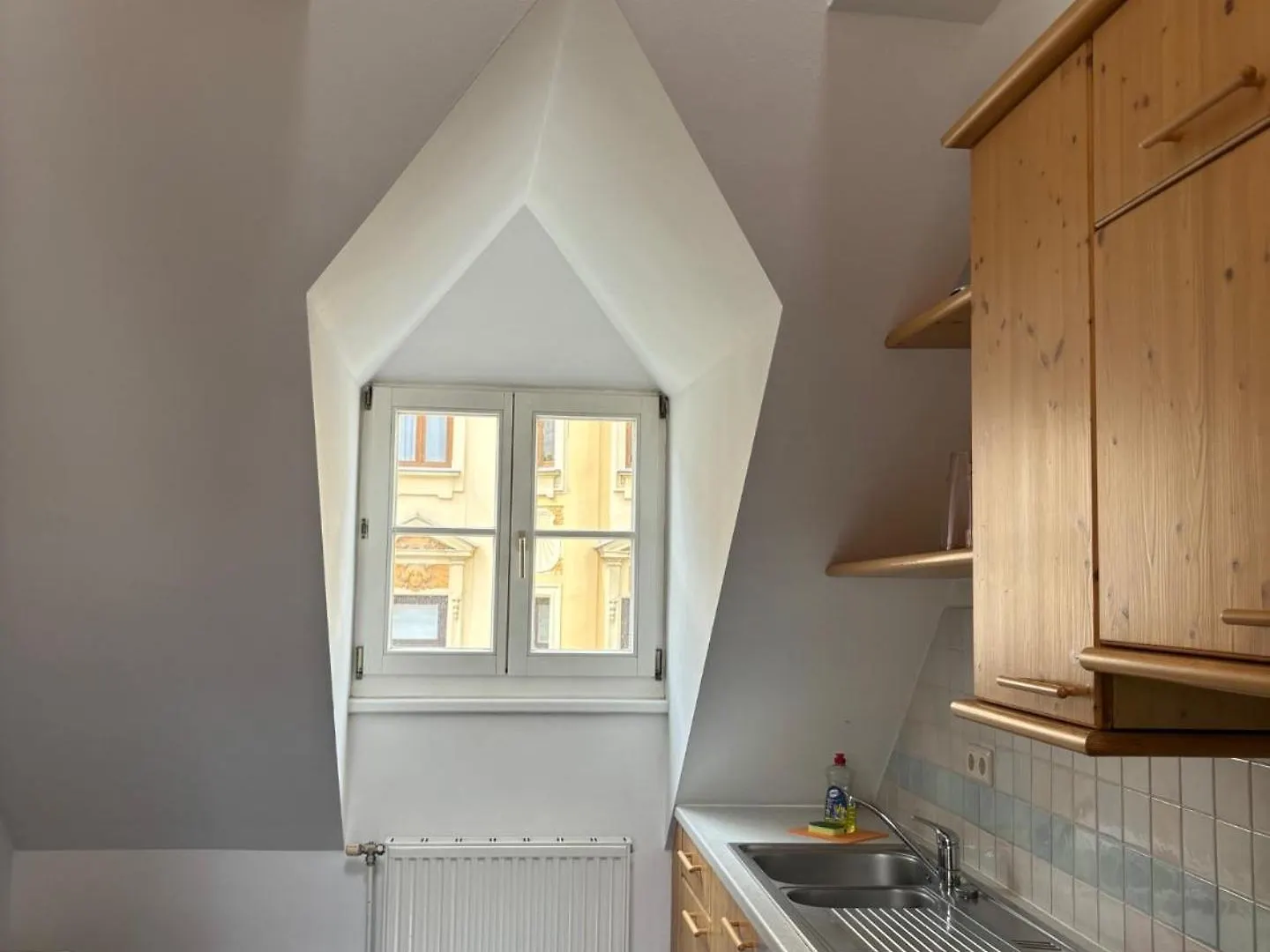 Grosszuegiges Apartment In Historischem Gebaeude Vienna Austria