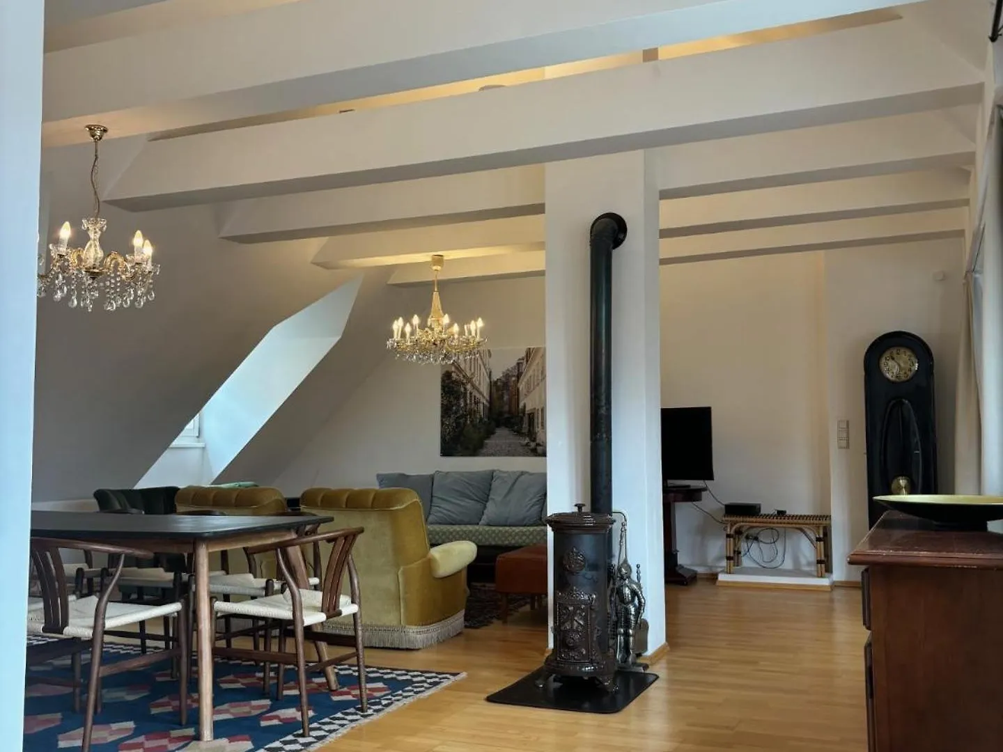 Grosszuegiges Apartment In Historischem Gebaeude Vienna