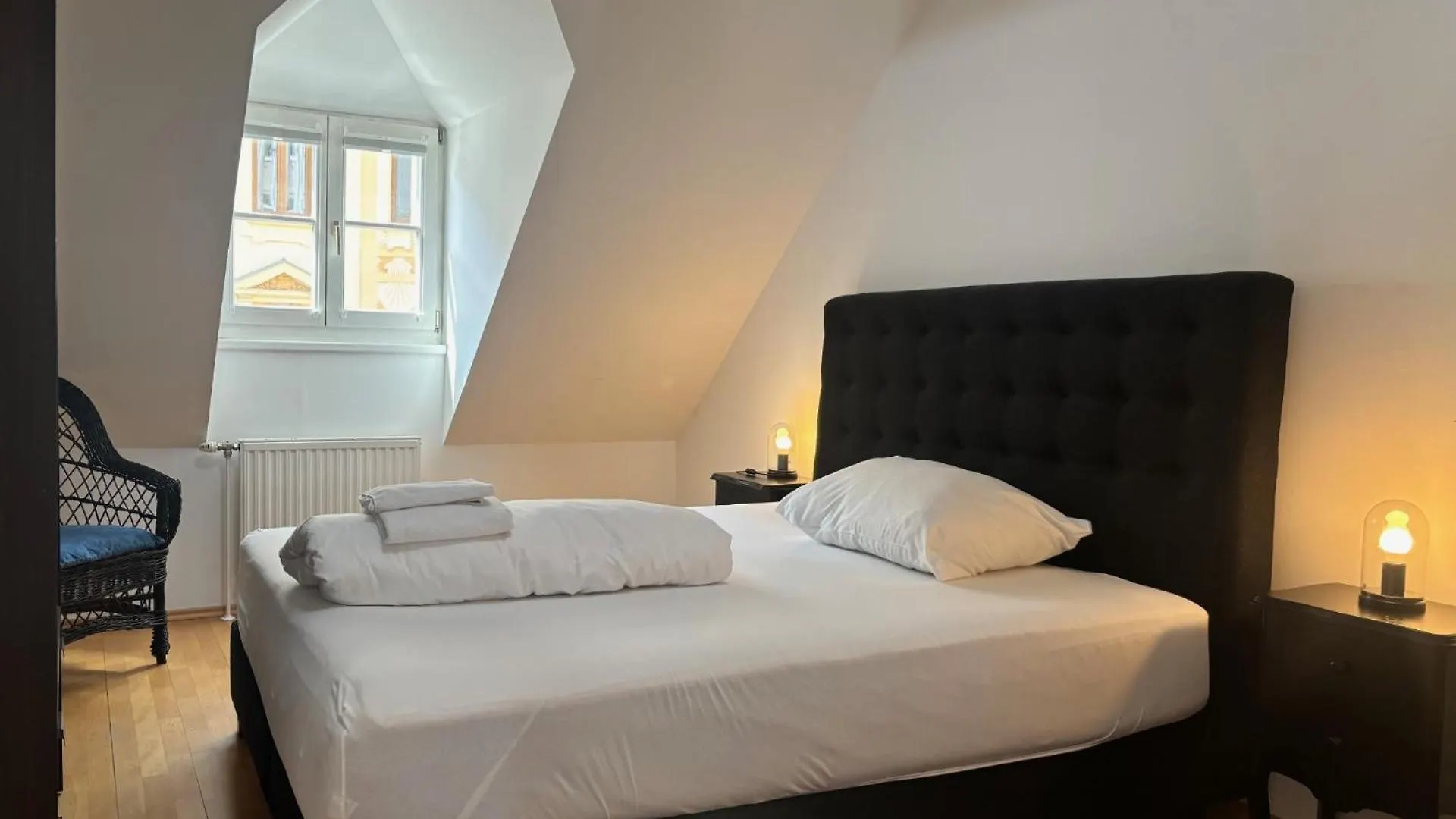 Grosszuegiges Apartment In Historischem Gebaeude Vienna